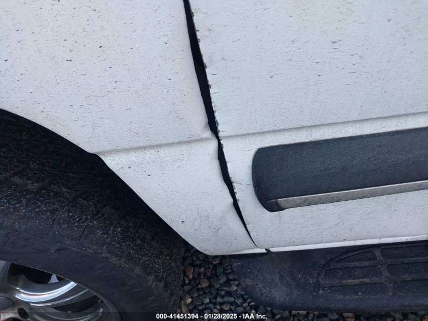 2004 Chevrolet Tahoe Ls VIN: 1GNEC13V54J105814 Lot: 41451394