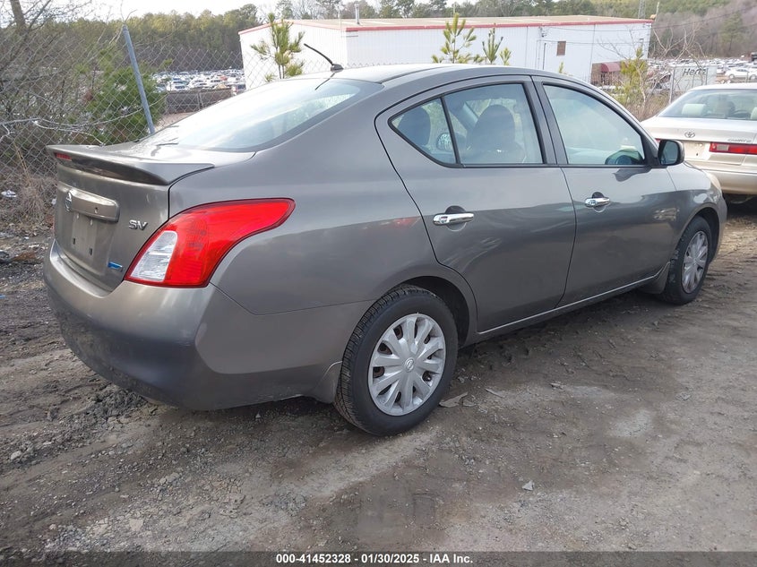 2014 NISSAN VERSA 1.6 SV - 3N1CN7AP3EL813641