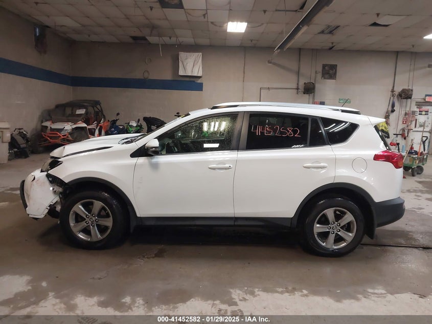 2015 TOYOTA RAV4 XLE - JTMRFREVXFD162332