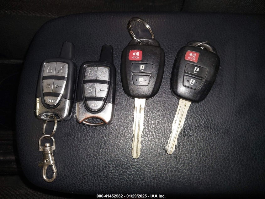 2015 TOYOTA RAV4 XLE - JTMRFREVXFD162332