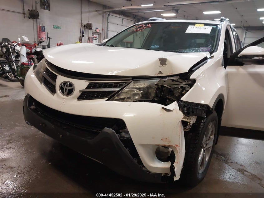 2015 TOYOTA RAV4 XLE - JTMRFREVXFD162332