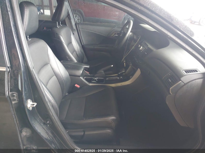 2017 HONDA ACCORD VIN: 1HGCR2F57HA242194