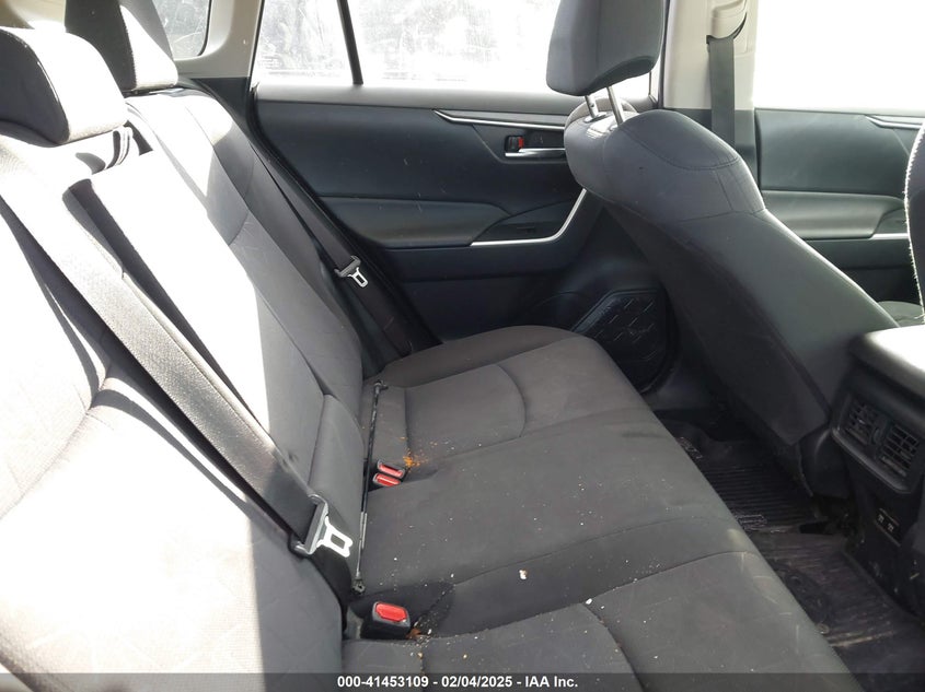 2019 TOYOTA RAV4 XLE - JTMP1RFV7KD007705