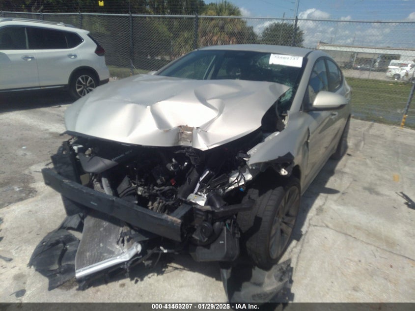 2017 HYUNDAI ELANTRA VIN: KMHD84LF0HU191162