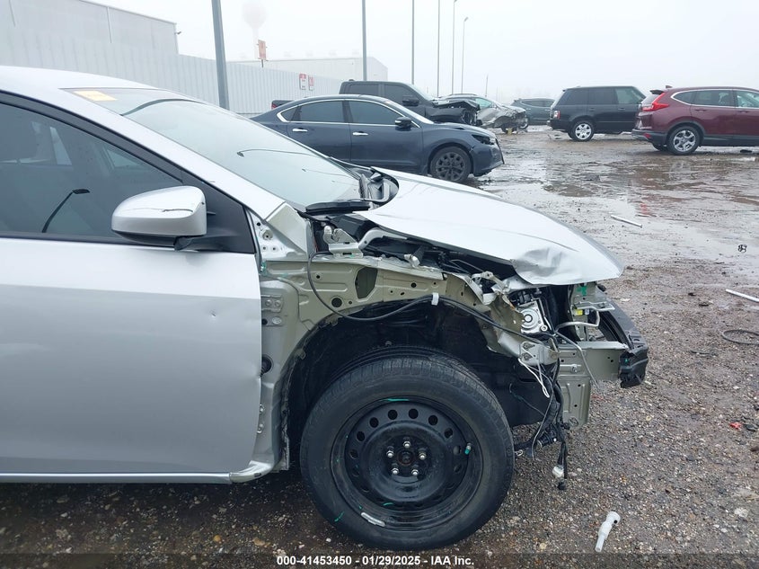 2018 TOYOTA COROLLA LE - 5YFBURHE5JP841384