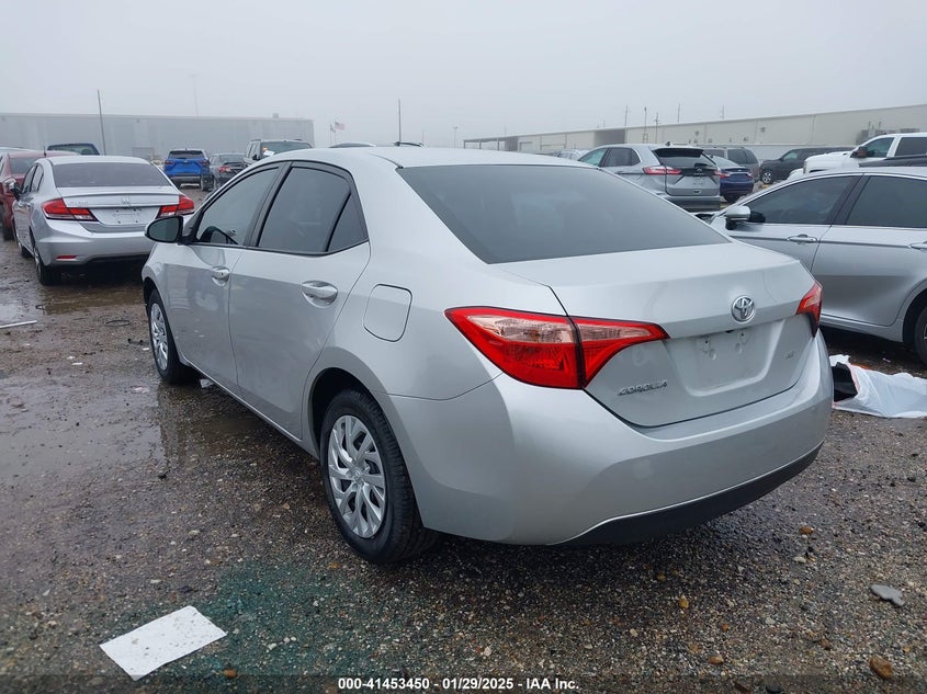 2018 TOYOTA COROLLA LE - 5YFBURHE5JP841384