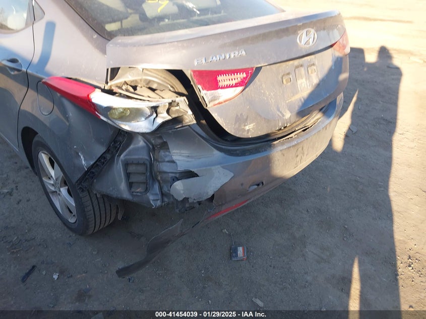 2013 HYUNDAI ELANTRA VIN: 5NPDH4AE9DH162021