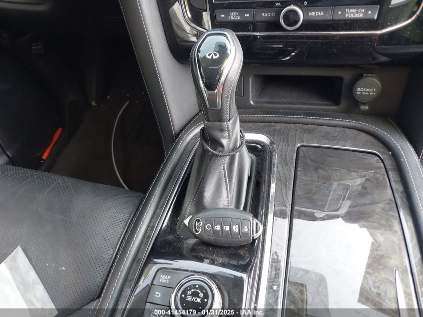 2021 INFINITI QX80 LUXE - JN8AZ2AF4M9717841