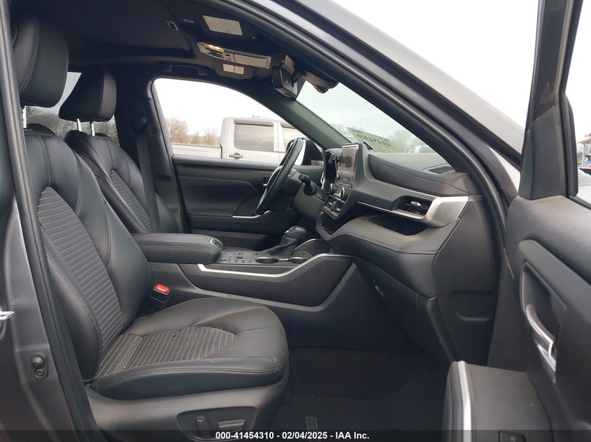 2024 TOYOTA HIGHLANDER VIN: 5TDKDRAH7RS536346