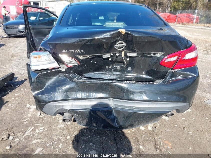 2017 NISSAN ALTIMA VIN: 1N4AL3AP4HN318068