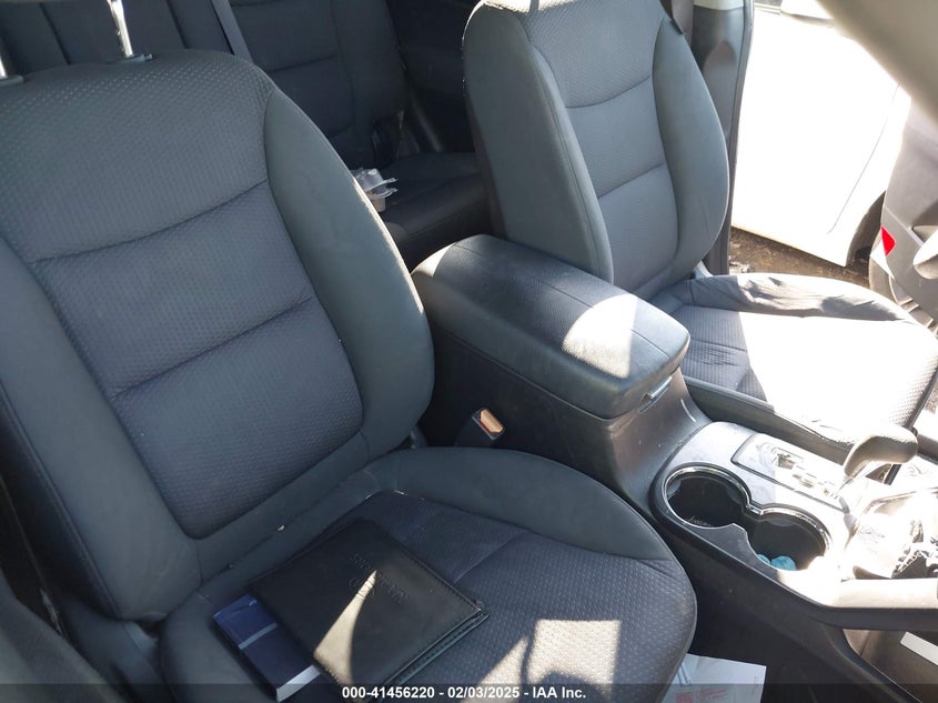 2011 KIA SORENTO VIN: 5XYKT3A13BG020281