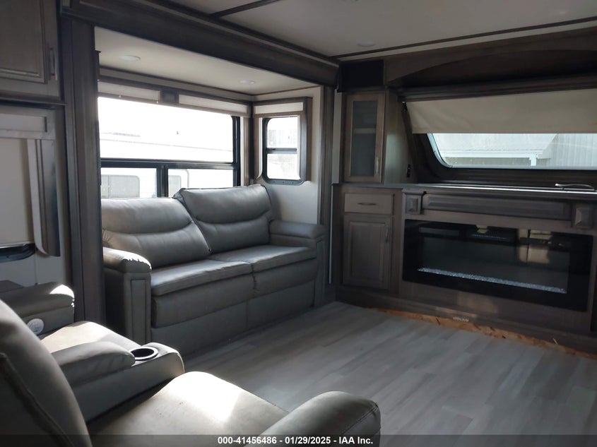 2022 GRAND DESIGN OTHER (VIN: 573FS4323NAA07742