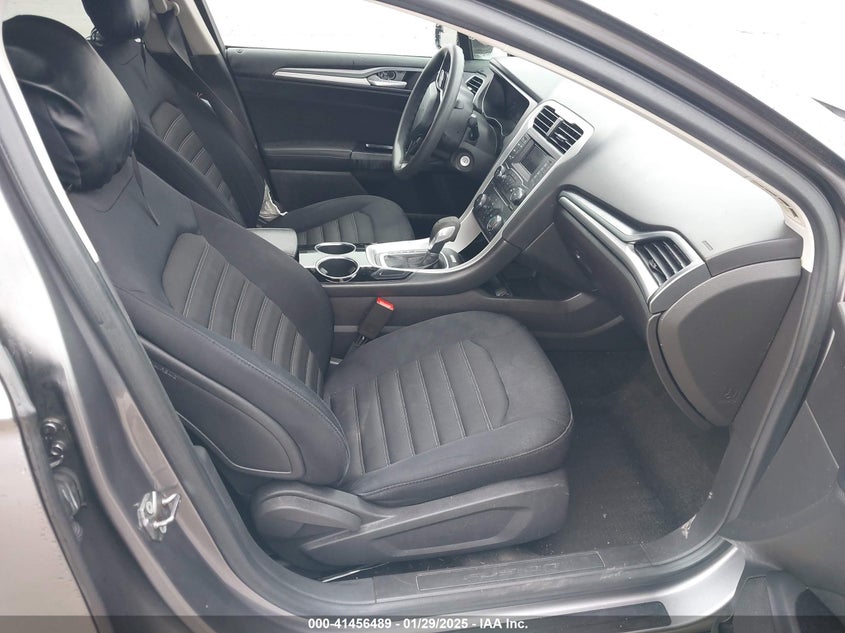2013 FORD FUSION S VIN: 3FA6P0H74DR282856