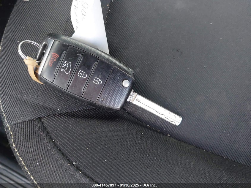 2016 KIA SOUL + - KNDJP3A55G7251092