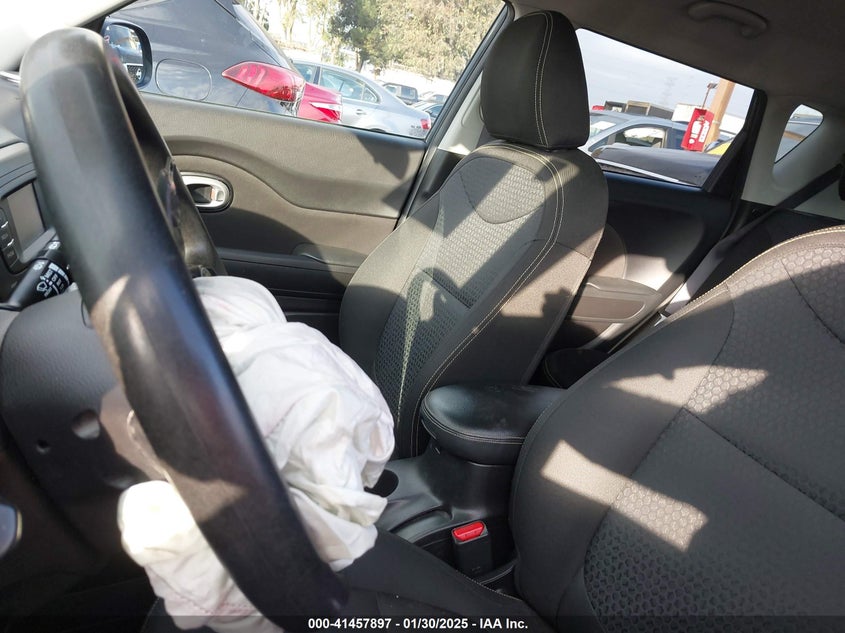 2016 KIA SOUL + - KNDJP3A55G7251092