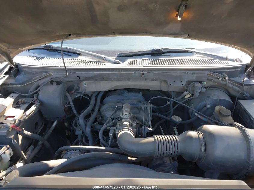 2002 Ford F-150 Xl/Xlt VIN: 1FTRX17272NA15634 Lot: 41457923