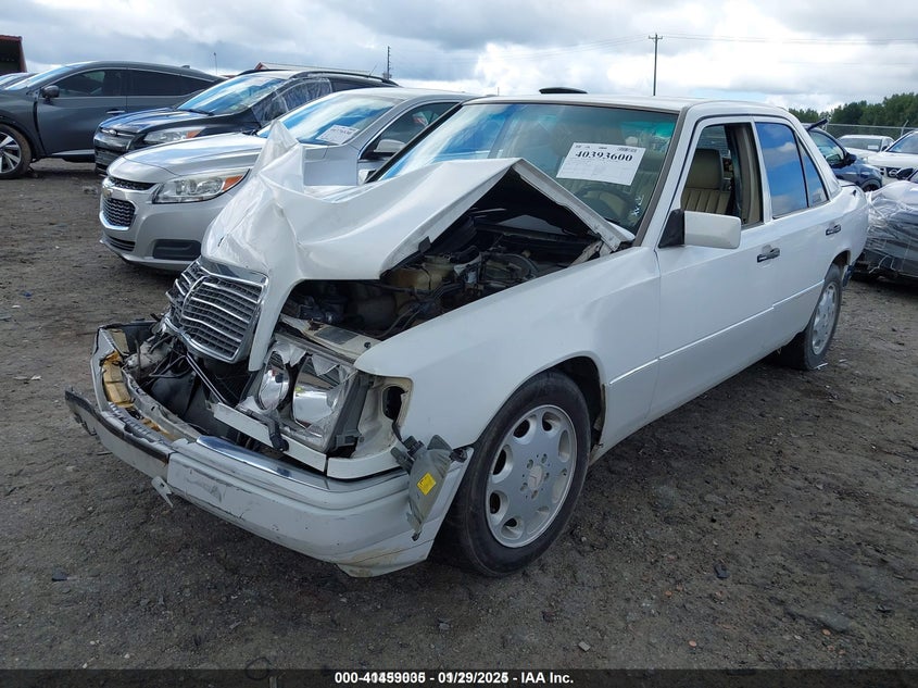 1995 Mercedes-Benz E 300D/300D Special white sedan diesel WDBEB31E3SC150163 photo #3