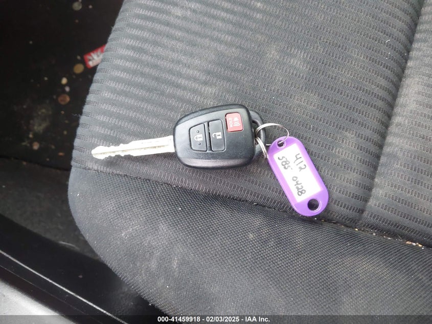 2018 TOYOTA RAV4 LE - JTMZFREV6JJ731977