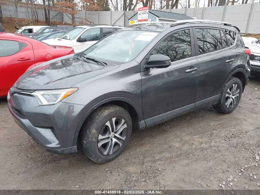 2018 TOYOTA RAV4 LE - JTMZFREV6JJ731977