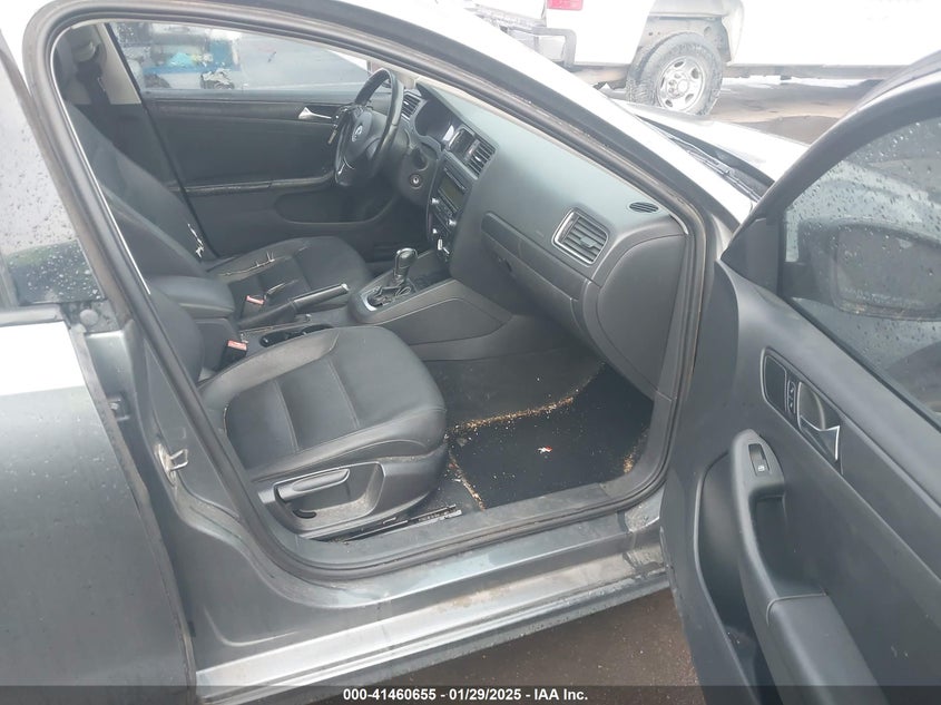 2011 VOLKSWAGEN JETTA VIN: 3VWDZ7AJ3BM013491