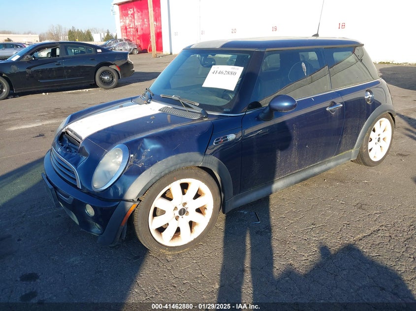 2006 MINI COOPER S VIN: WMWRE33516TN27079