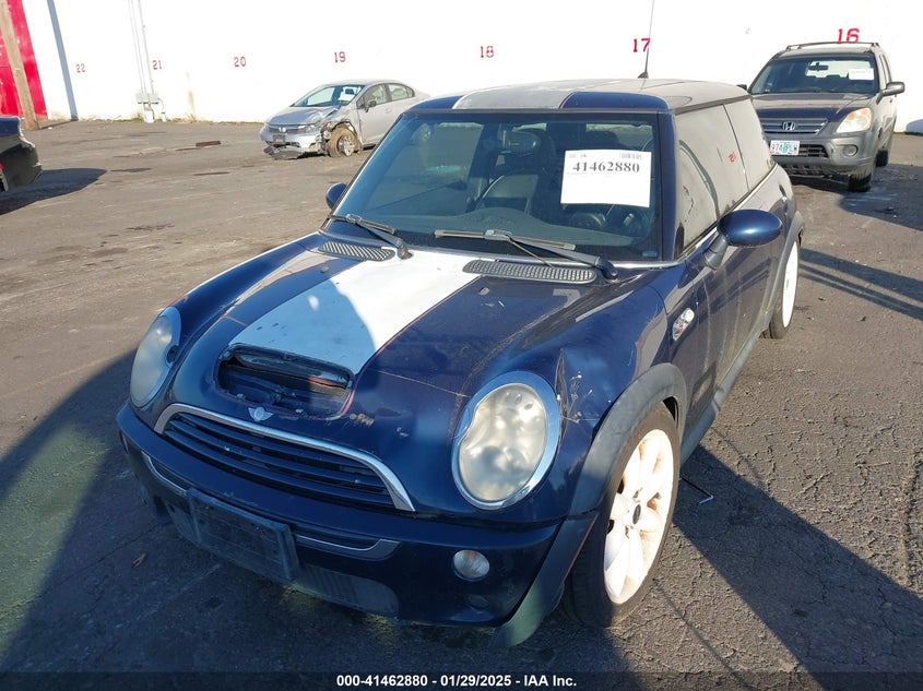 2006 MINI COOPER S VIN: WMWRE33516TN27079