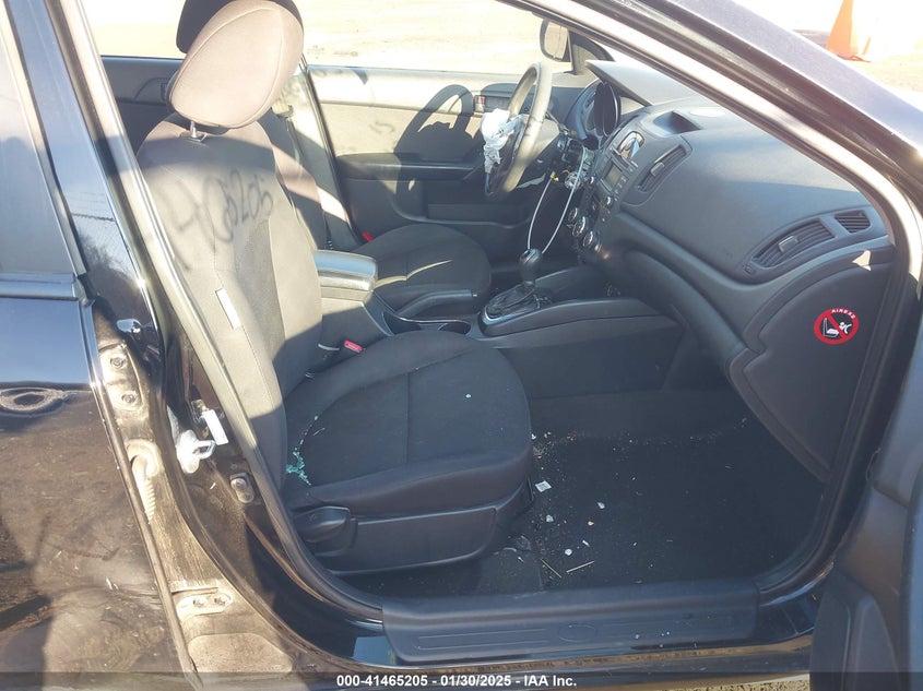 2012 KIA FORTE VIN: KNAFU4A21C5611181