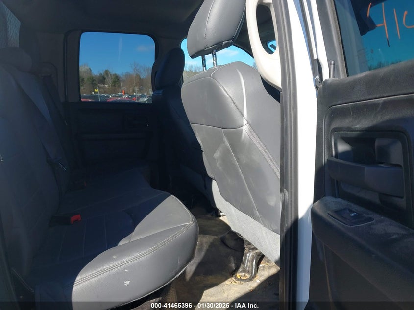 2019 RAM 1500 CLASSIC VIN: 1C6RR7FG5KS597588