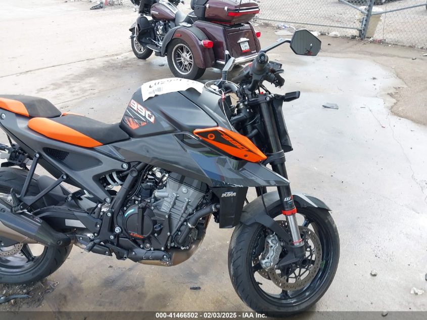 2024 Ktm 990 Duke VIN: VBKTV9406RM995546 Lot: 41466502