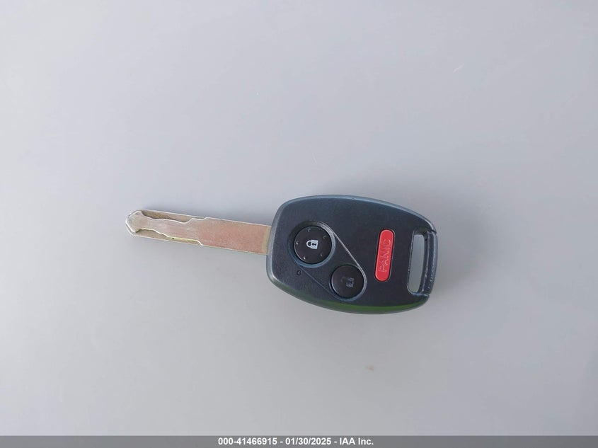 2007 HONDA FIT VIN: JHMGD38627S062557