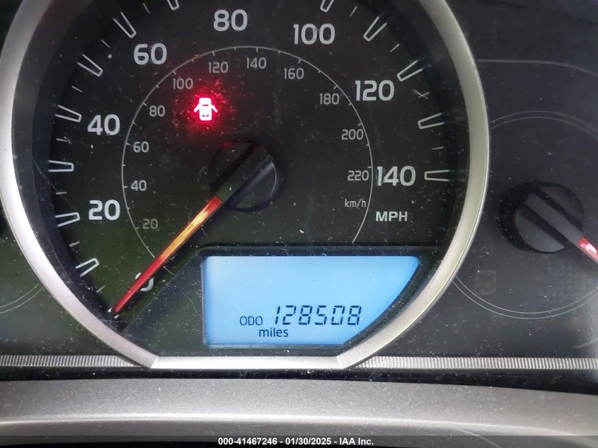 2015 TOYOTA RAV4 XLE - JTMWFREV4FJ038450