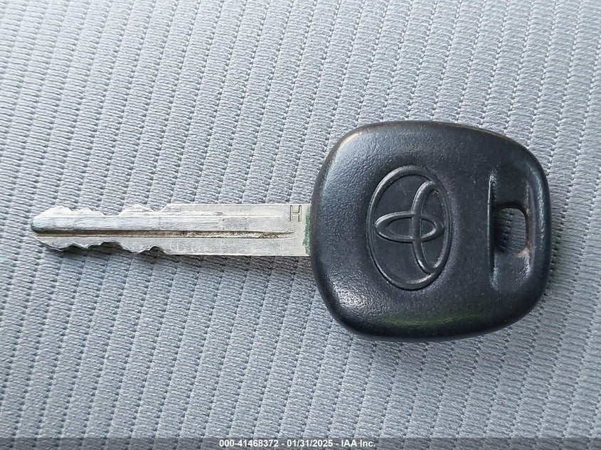 2015 TOYOTA COROLLA L - 5YFBURHE2FP272789