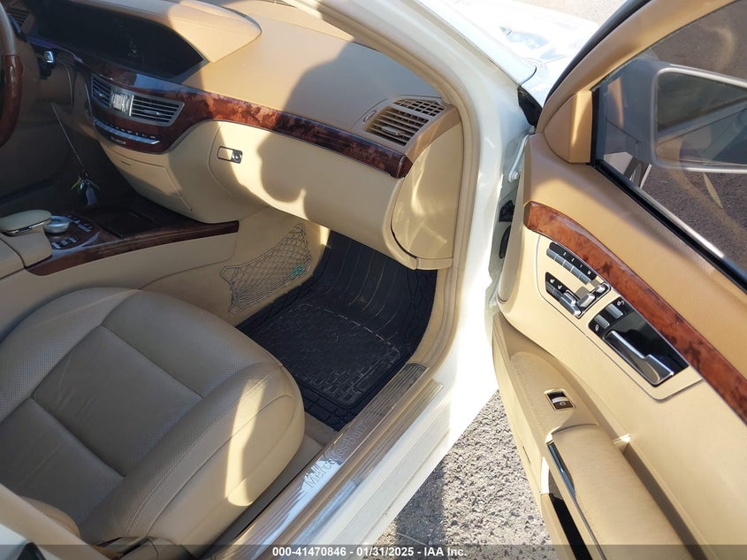 2010 MERCEDES-BENZ S 400 HYBRID VIN: WDDNG9FB2AA312238