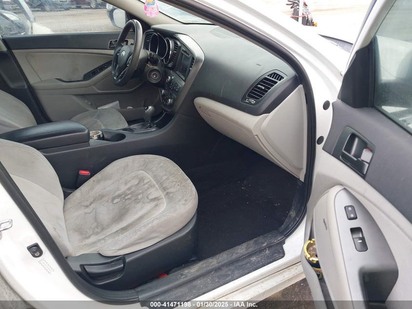 2011 KIA OPTIMA VIN: KNAGM4A75B5065838