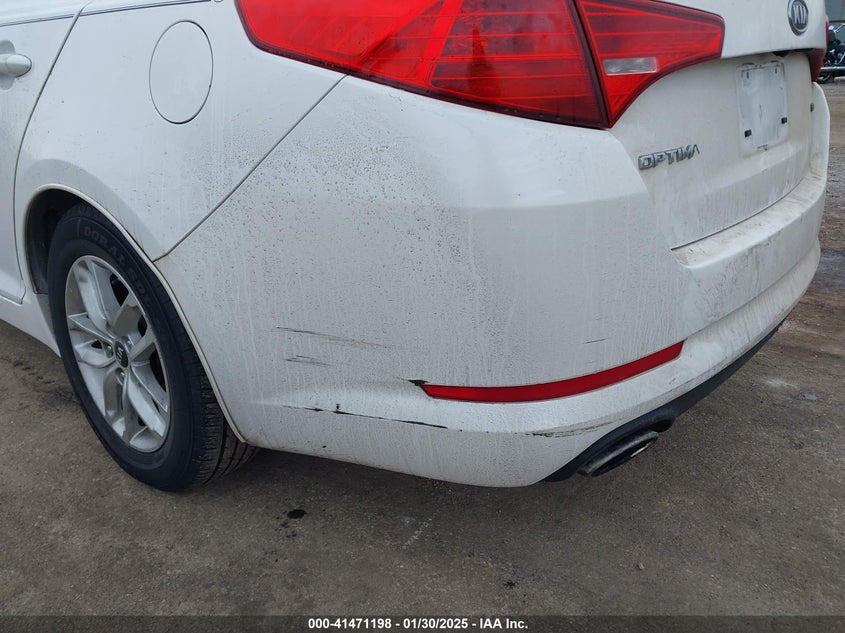 2011 KIA OPTIMA VIN: KNAGM4A75B5065838
