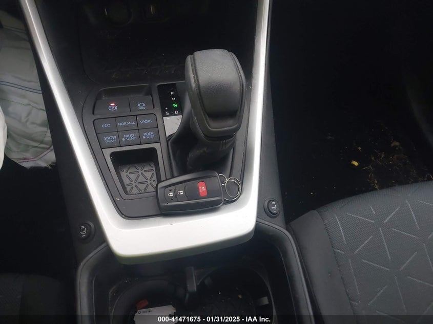 2022 TOYOTA RAV4 VIN: 2T3P1RFV1NC282608