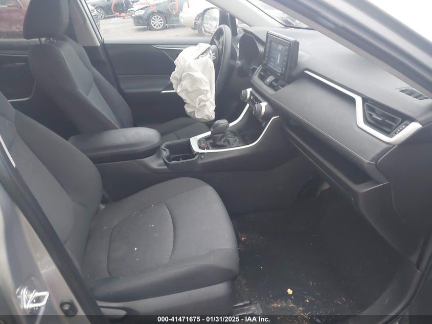 2022 TOYOTA RAV4 VIN: 2T3P1RFV1NC282608