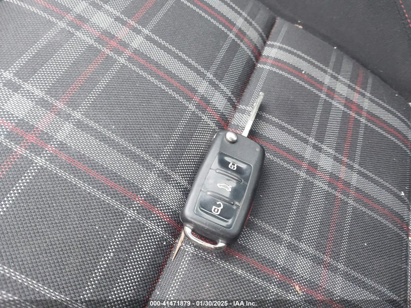 2012 VOLKSWAGEN GTI VIN: WVWGD7AJXCW031311