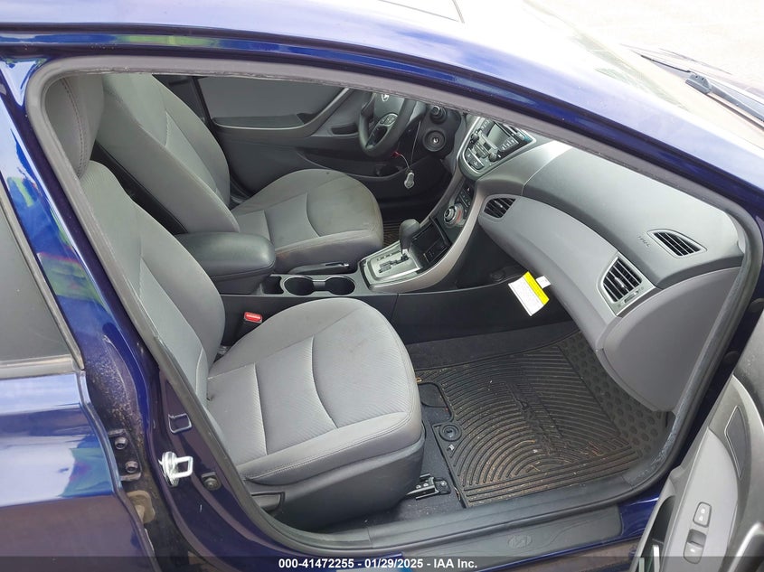 2013 HYUNDAI ELANTRA VIN: 5NPDH4AE0DH233932