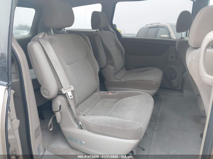 2004 Toyota Sienna VIN: 124761 Lot: 41475689