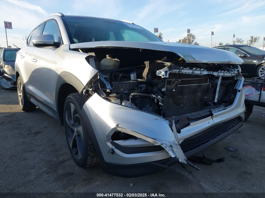 2017 HYUNDAI TUCSON VIN: KM8J33A24HU371773