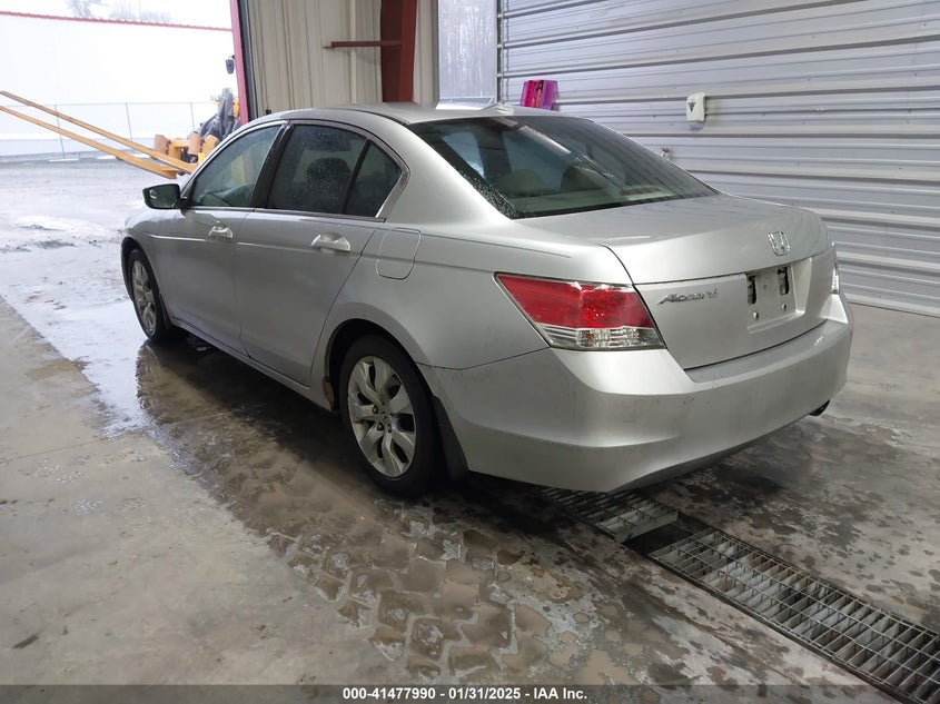2008 HONDA ACCORD VIN: 1HGCP26818A069451