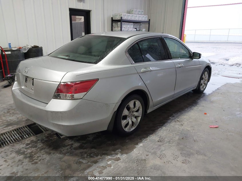2008 HONDA ACCORD VIN: 1HGCP26818A069451