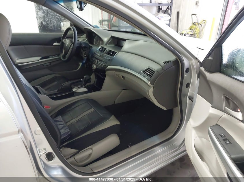 2008 HONDA ACCORD VIN: 1HGCP26818A069451