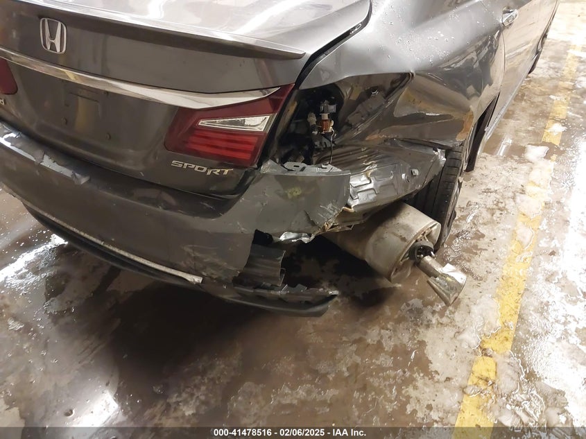 2017 HONDA ACCORD VIN: 1HGCR2F52HA163600