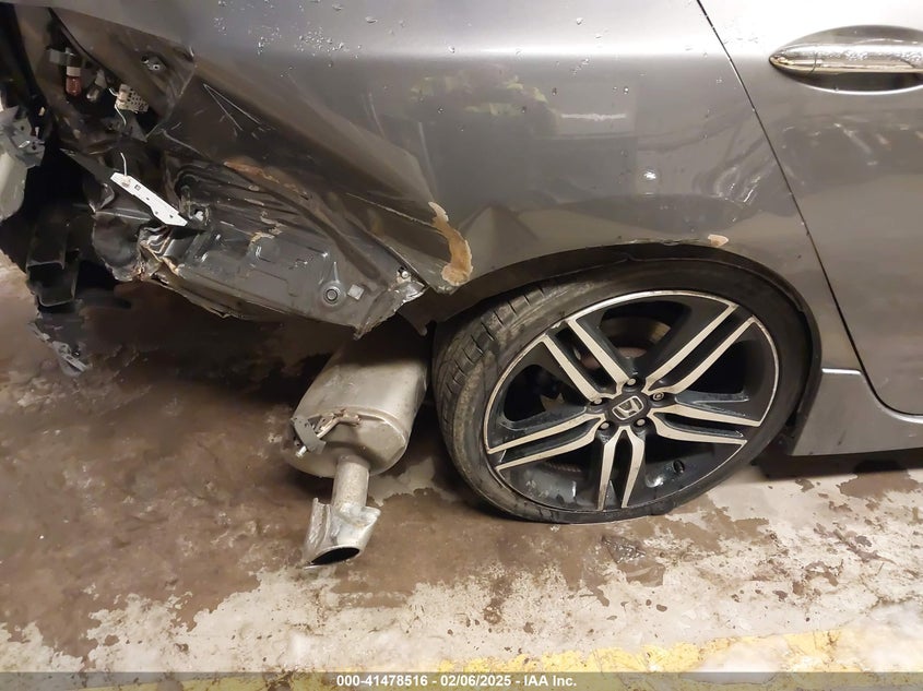 2017 HONDA ACCORD VIN: 1HGCR2F52HA163600