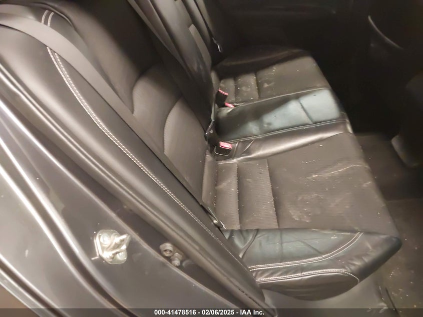 2017 HONDA ACCORD VIN: 1HGCR2F52HA163600