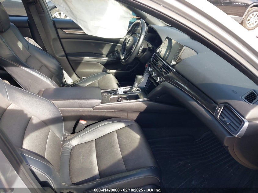 2018 HONDA ACCORD VIN: 1HGCV1F35JA231222