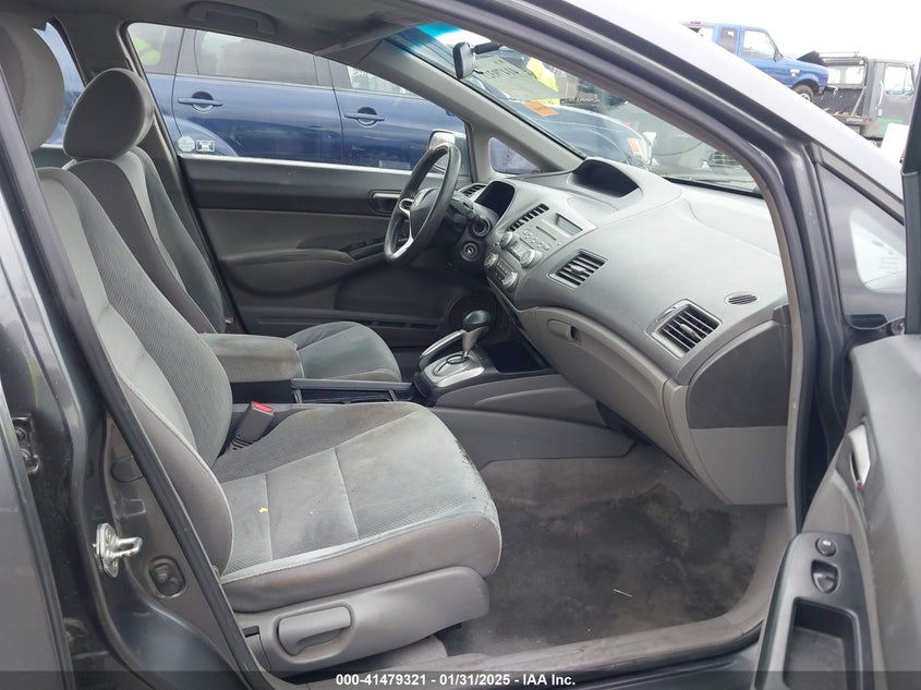 2010 HONDA CIVIC VIN: 19XFA1F57AE011179