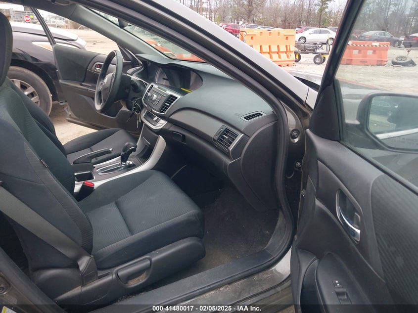 2015 HONDA ACCORD VIN: 1HGCR2F30FA071803